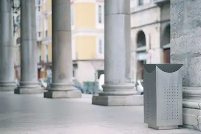 URBES 21 : CORBEILLE LIPS - acier inoxydable, ref 2060090